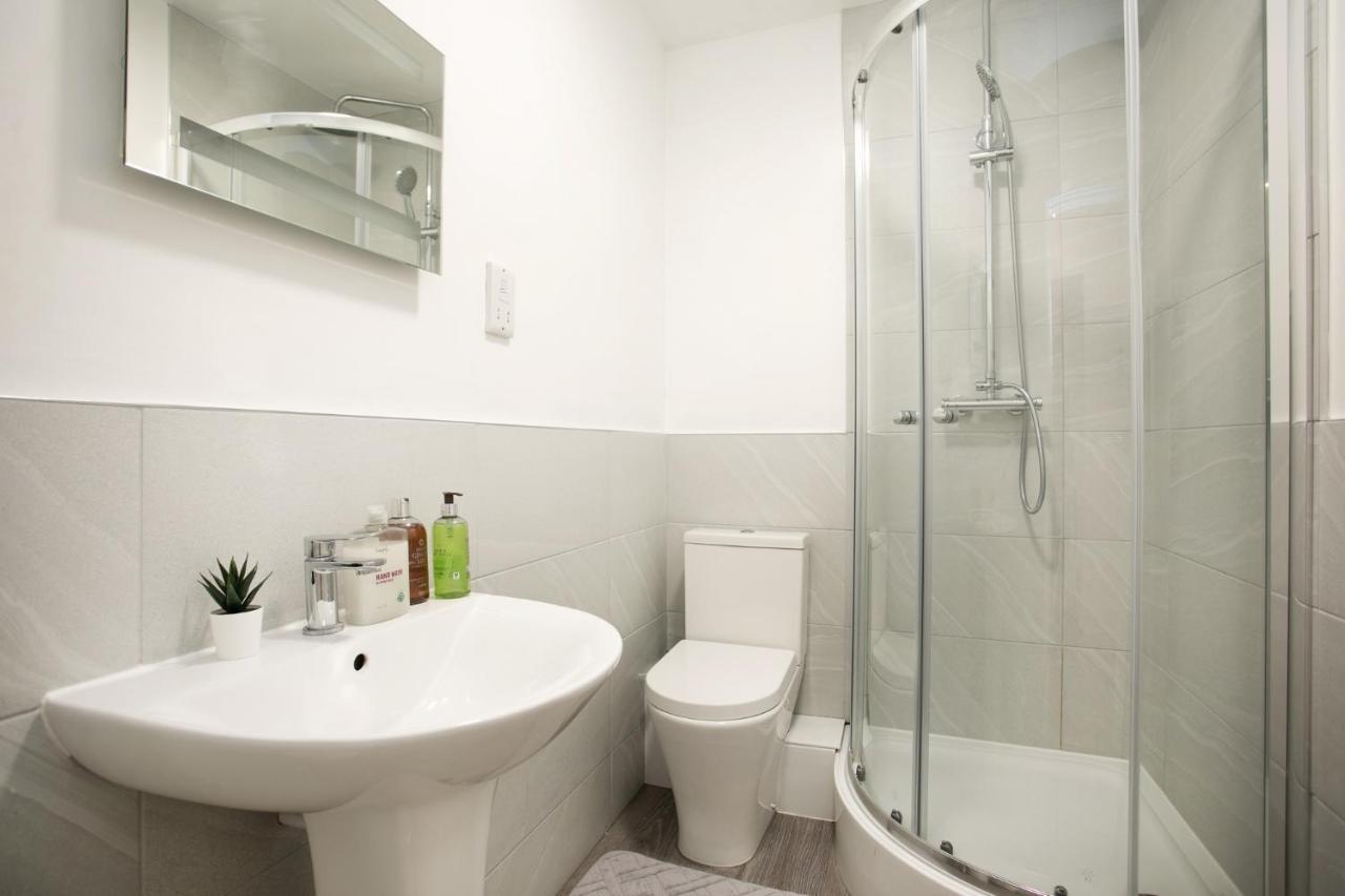 Spacious 2 Bedroom Apartments - 5 Mins From Qmc, Universities And City Centre! Nottingham Kültér fotó