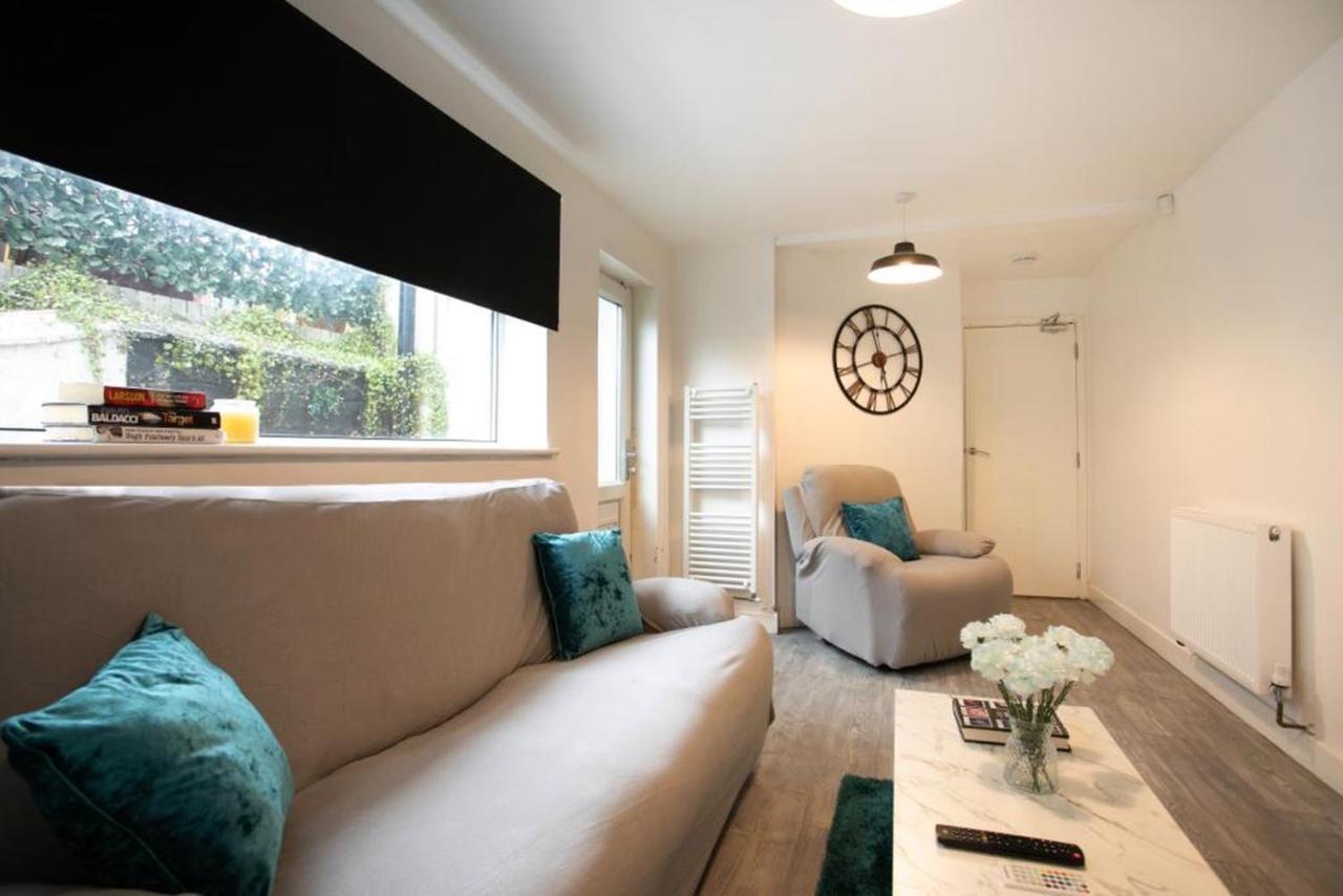 Spacious 2 Bedroom Apartments - 5 Mins From Qmc, Universities And City Centre! Nottingham Kültér fotó