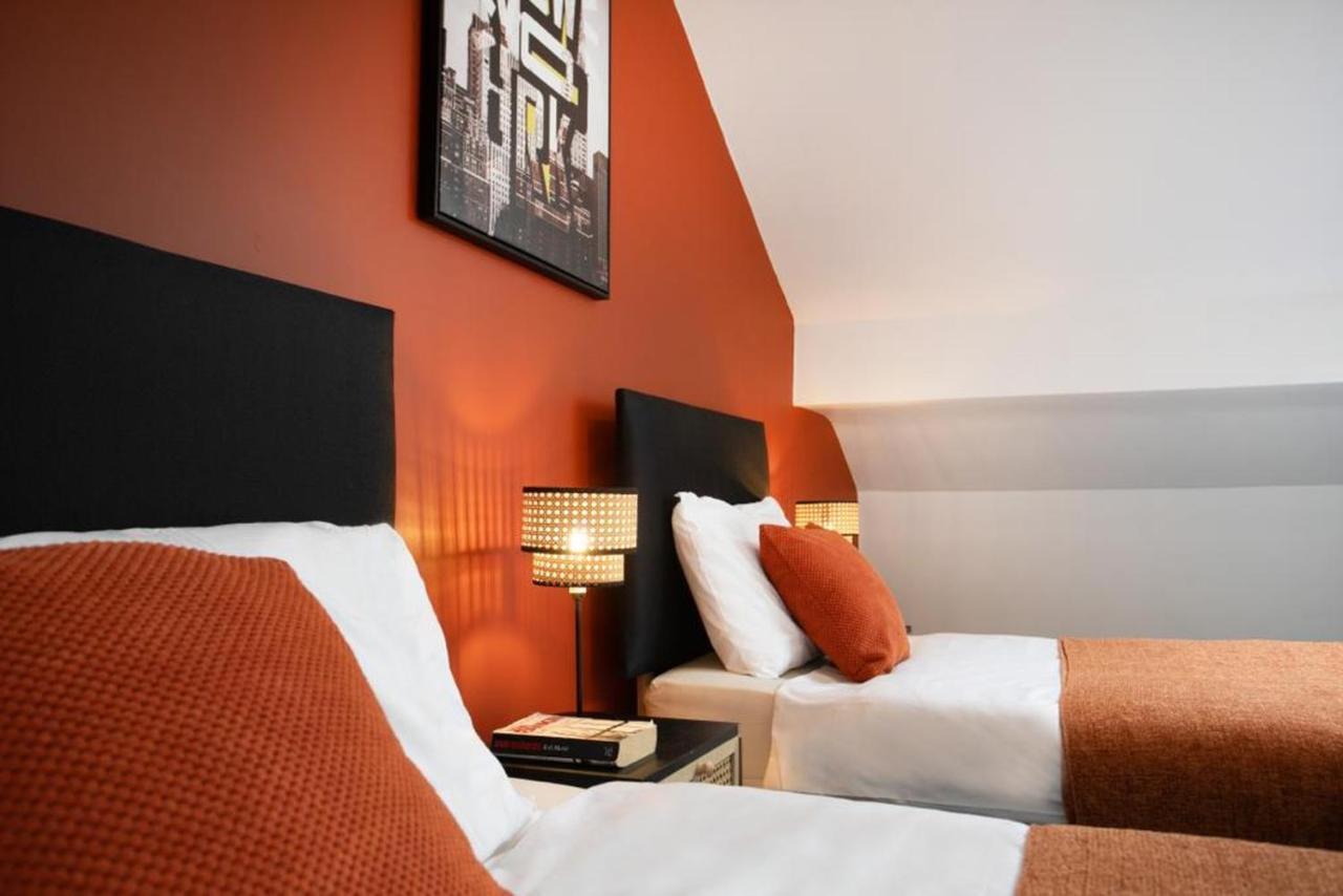Spacious 2 Bedroom Apartments - 5 Mins From Qmc, Universities And City Centre! Nottingham Kültér fotó