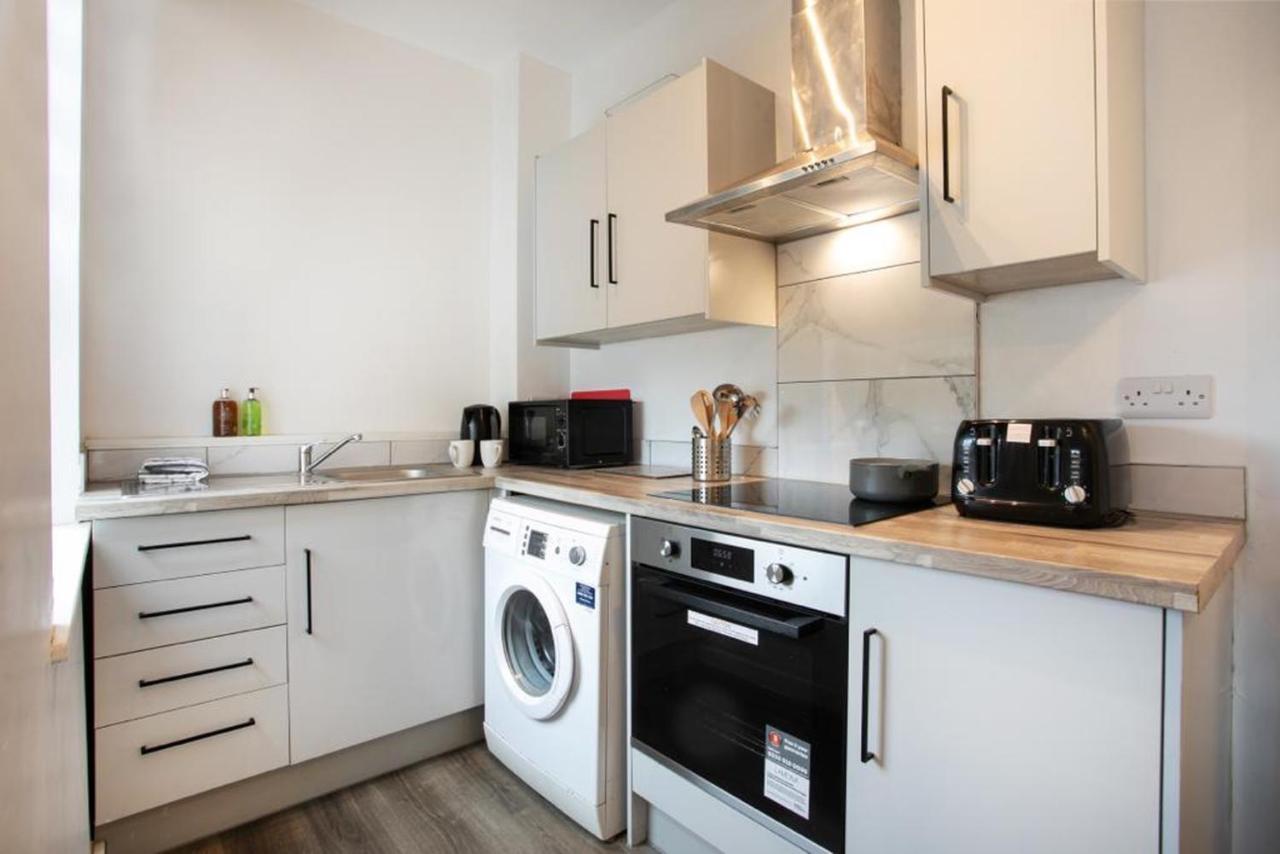 Spacious 2 Bedroom Apartments - 5 Mins From Qmc, Universities And City Centre! Nottingham Kültér fotó